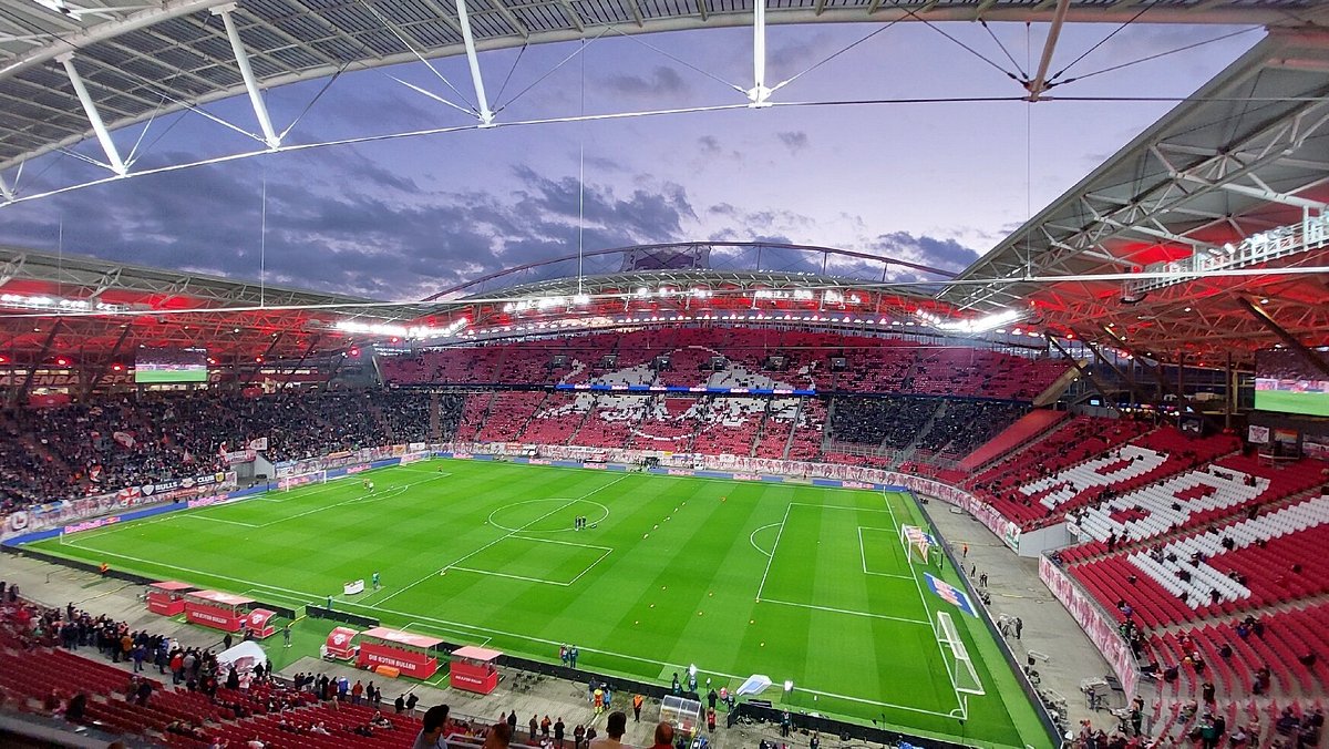 Red Bull Arena Leipzig: Sự Trỗi Dậy Từ Một Di Tích Lịch Sử